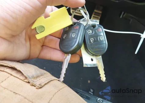 2013 Ford Mustang V6 Premium из США, поврежденный, VIN 1ZVBP8AM6D5271087